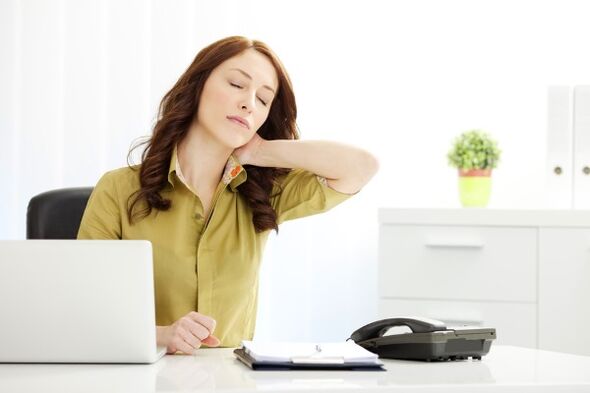 La actividad sedentaria provoca la aparición de osteocondrosis cervical y posteriormente torácica.