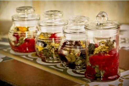Infusiones de hierbas y tés es uno de los medios de medicina tradicional en patologías articulares