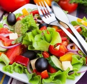 ensalada de verduras para la artrosis de hombro