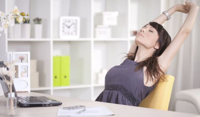 el trabajo sedentario como causa de dolor en los omoplatos